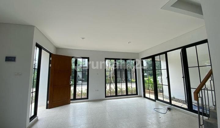 Nice Modern Elegant House With Victorian Style In Cireundeu Area