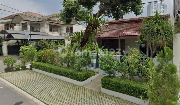 Rumah klasik bernuansa tempo dulu hitung tanah di Kebayoran Baru