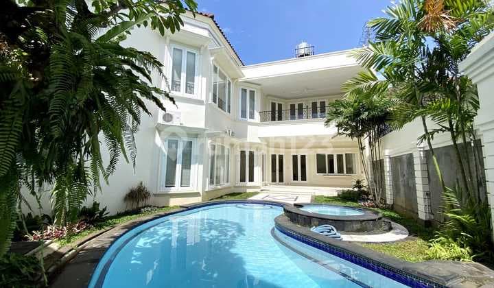 American Classic Spacious Luxury House in a Compound in South Jakarta