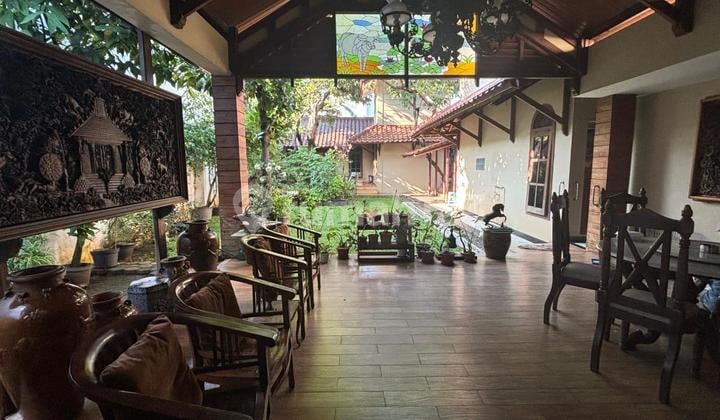 Rumah Bagus Luas lokasi premium strategis di Kebayoran Baru area