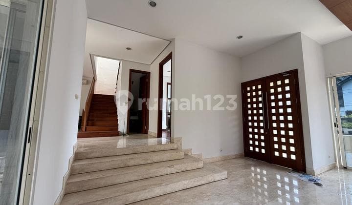 Rumah Modern 2 Lantai Dg Pool Lokasi Tenang di Pondok Indah