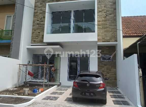 Rumah Citraland Utara 2 Lantai Baru Gress, Modern Minimalis, Luas dan Siap Huni
