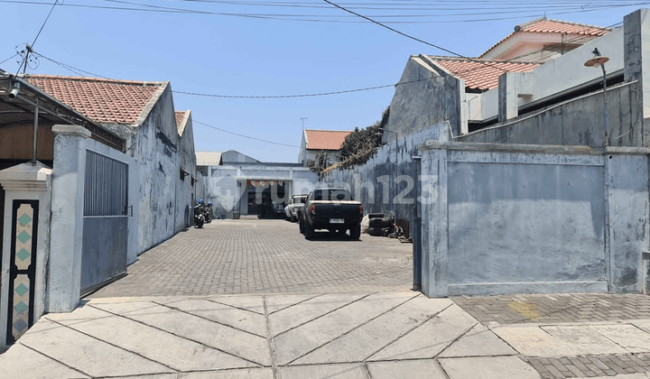 Banting Harga Rumah Usaha Ex Workshop di Kutisari Selatan