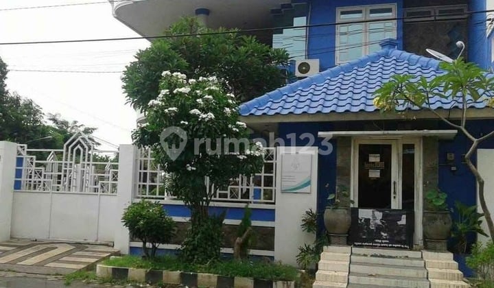 Jemursari Selatan Klasik Mewah di Jln Utama