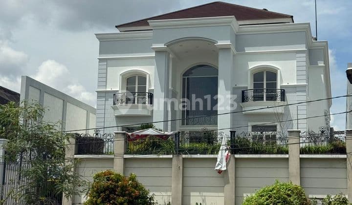 Araya 1 Classic Minimalis Boulevard Super Mewah