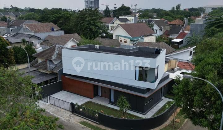 Dijual cepat Rumah brand new furnished di Kencana Loka BSD City lokasi strategis
