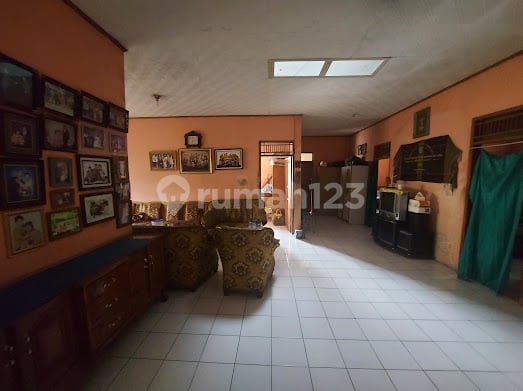 Rumah di Cijerah, Cocok untuk Keluarga Besar, SHM