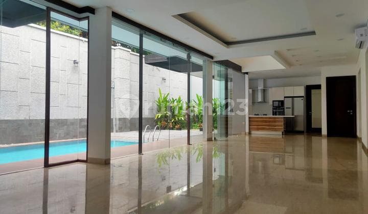 Rumah Hunian Mewah, Di Daerah Pejaten, Jakarta Selatan