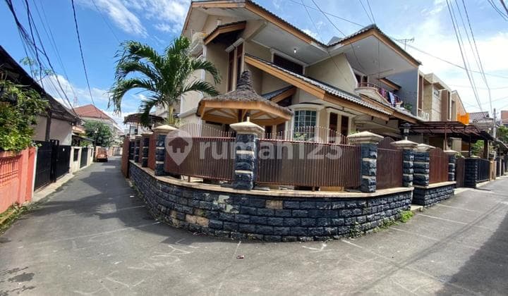Dijual Cepat Rumah siap Huni posisi Hook Di Mt Haryono Tebet Jakarta Selatan