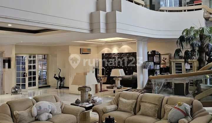 FOR SALE HARGA MENDEKATI NJOP RUMAH SIAP HUNI LOKASI TENANG & ASRI DI MEGA KUNINGAN JAKARTA SELATAN