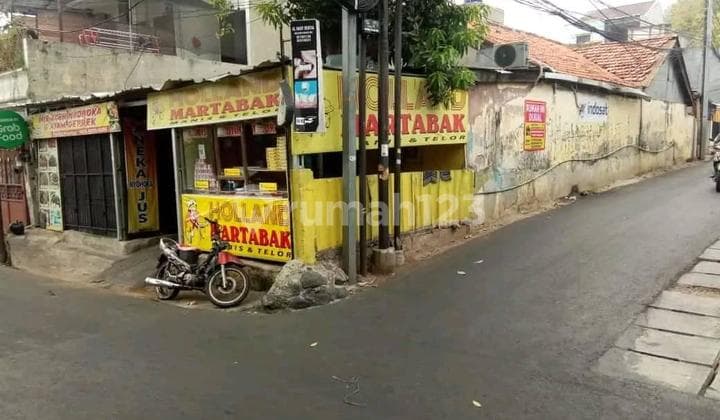 DIJUAL RUMAH TUA HITUNG TANAH DEKAT MRT BLOK A COCOK KOSAN ATAU USAHA LAUNDRY JL.KARYA UTAMA, GANDARIA UTARA KEBAYORAN BARU JAKARTA SELATAN