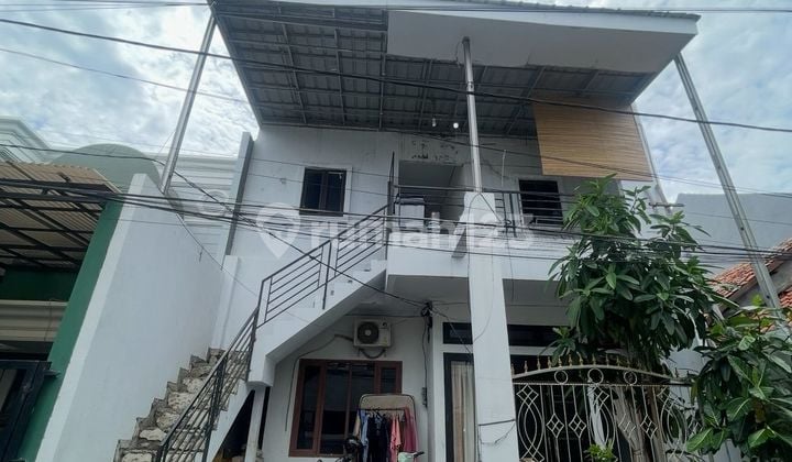 DIJUAL MURAH RUMAH HITUNG TANAH COCOK UNTUK KOS ATAU RUMAH TINGGAL DI JL KWENI RADIO DALAM JAKARTA SELATAN