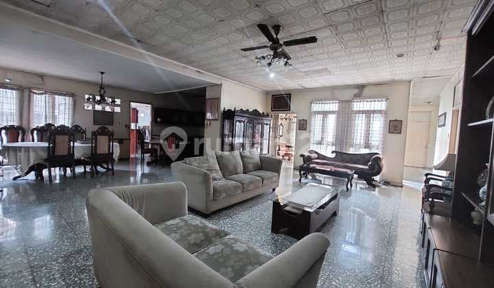 *PRICE DROP UPDATE* OLD HOUSE FOR SALE, LAND VALUE CALCULATION IN KEBAYORAN BARU STREET, SOUTH JAKARTA.