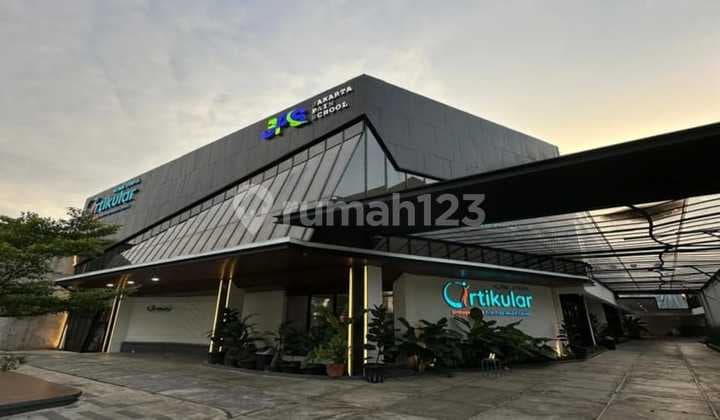 Dijual Gedung di Radio Dalam Jakarta Selatan Lokasi Strategis di Kawasan Bisnis dan Komersial Utama (Cocok untuk Kantor, Showroom, Restoran Besar, atau Institusi Pendidikan)