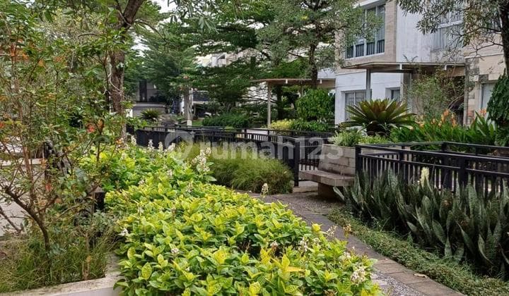 *UPDATE TURUN HARGA* DIJUAL RUMAH DOUBLE DECKER WITH (Full Furnished) PRIVATE GARDEN BERNUANSA MODERN TROPIS DI RIVER VALLEY RESIDENCE JAKARTA SELATAN