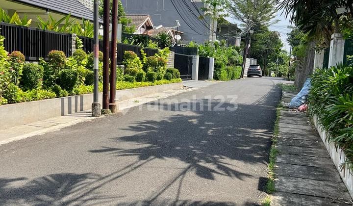 DIJUAL RUMAH LAMA TERAWAT DI CIPETE JAKARTA SELATAN
