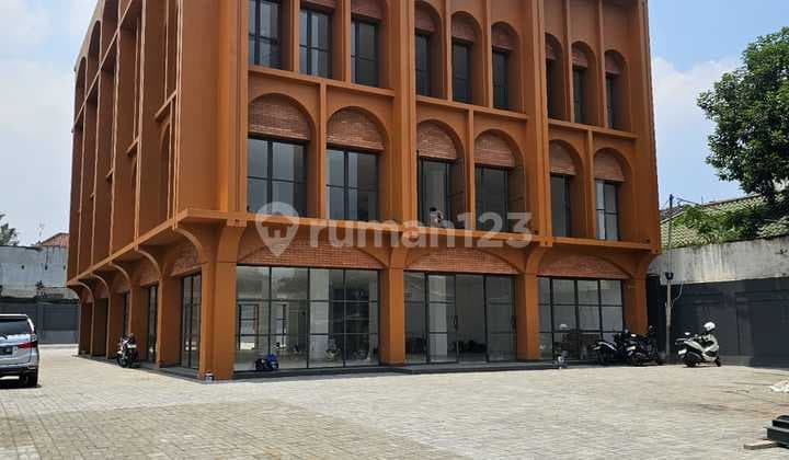 DIJUAL & DISEWAKAN GEDUNG BRANDNEW DI HARSONO RAGUNAN PASAR MINGGU JAKARTA SELATAN.