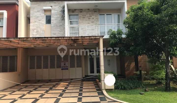 Rumah Mewah di Cluster Lotus Lakeside, Sumarekon Bekasi