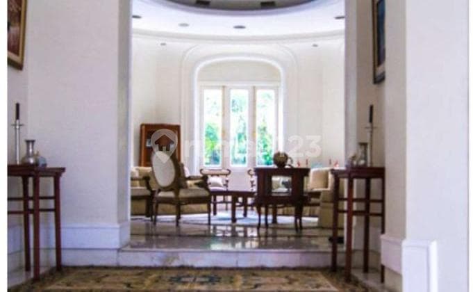 Rumah Mewah di Mega Kuningan Cocok Untuk Kediaman Dubes