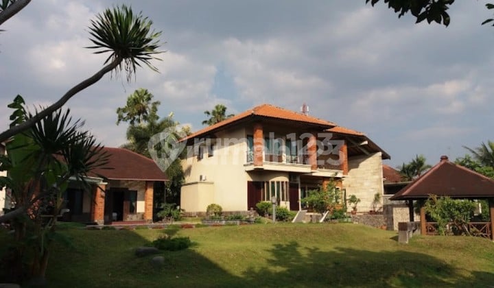 Villa Mewah di Ungaran Surga Pribadi dengan Pemandangan Gunung Ungaran
