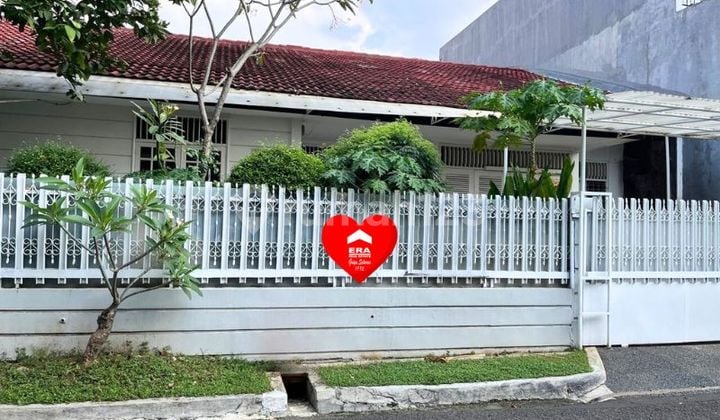 Rumah Sewa Semi Furnished di Pondok Indah, Jakarta Selatan