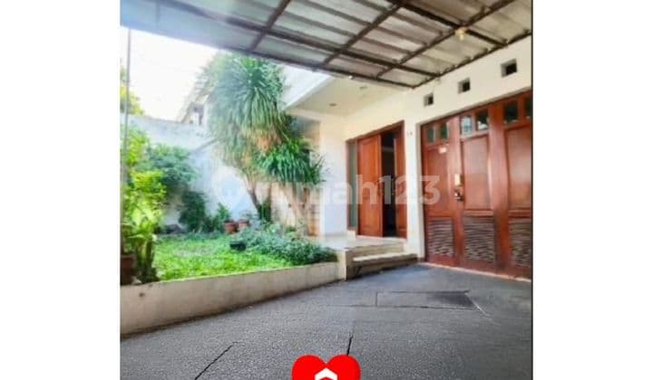 Serene House in Gandaria, Kebayoran Baru, South Jakarta