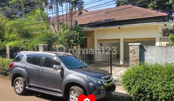 Rumah Sewa Ada Kolam Renang di Kemang Timur, Jakarta Selatan