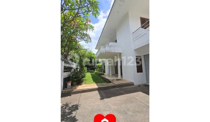 Rumah Mewah Lokasi Strategis di Permata Hijau, Jakarta Selatan