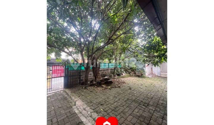 Rumah Asri di Jl Kemandoran, Jakarta Selatan