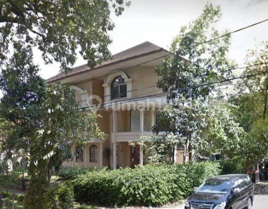 Gedung 3 Lantai Bagus Sertifikat Hak Milik di Dr Otten, Bandung