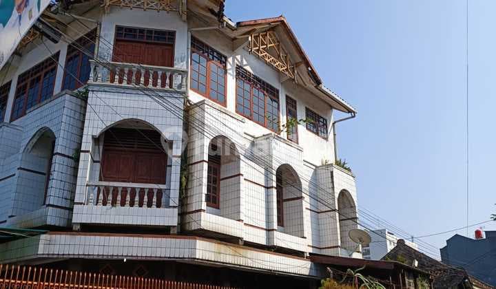 Dijual Rumah Hook Sudirman Kota Bandung - Akses Mudah di Tengah Kota Bandung