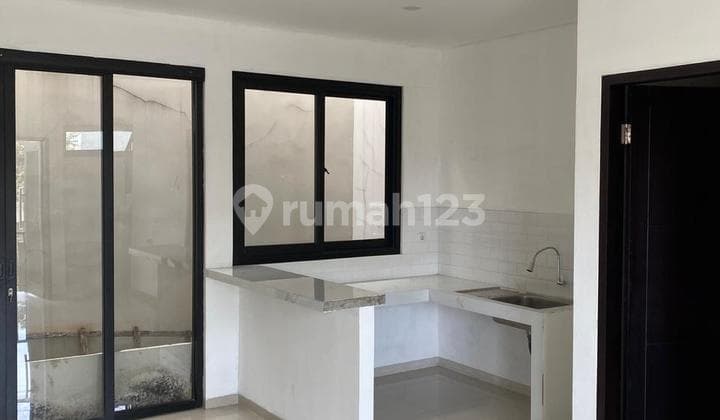 Minimalist House in Cihanjuang, Cimahi - 5 Minutes to Bandung State Polytechnic (Polban) Campus