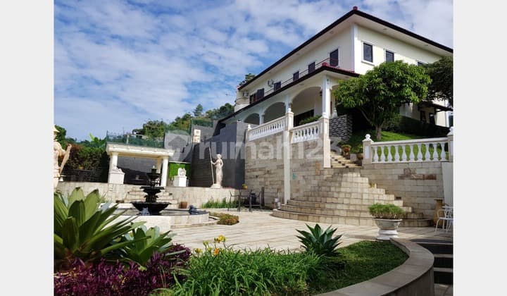 Rumah Eksklusif di Lembang Best View City Light