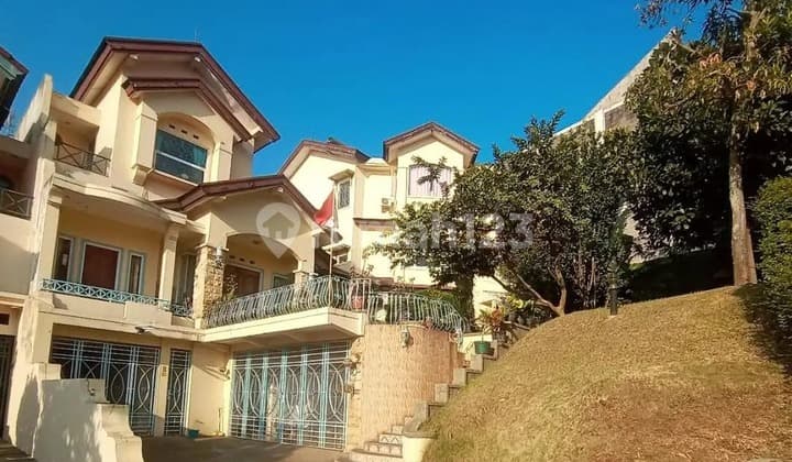 Luxury House in Alamanda Complex, Tubagus Ismail, Dago, Bandung City