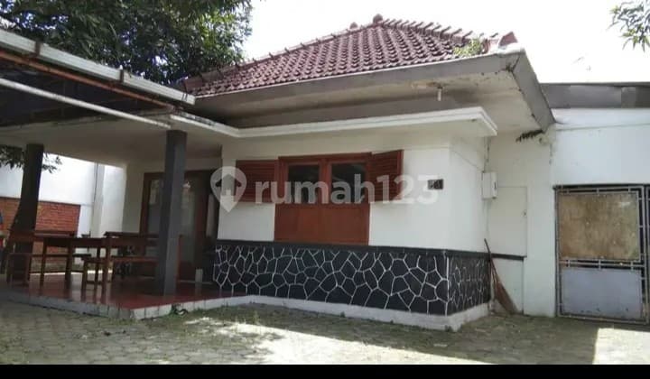 Rumah Klasik Terawat di Talaga Bodas, Lengkong - 5 Menit ke Alun-Alun Kota Bandung