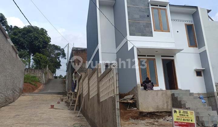 Rumah 2 Lantai Elegant Bonus Benteng dan Gazebo