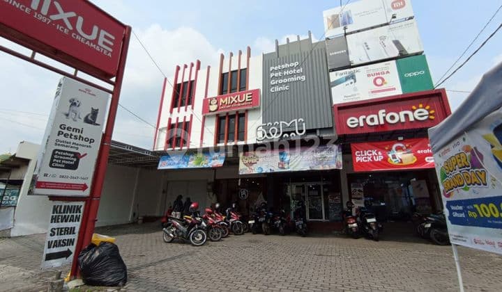 Ruko Menoreh Anti Banjir Dekat Tugumuda
