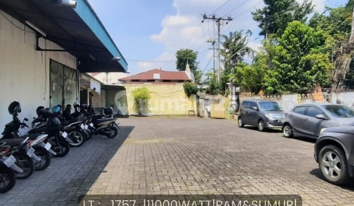 Dijual Tempat Usaha/Gudang di Jalan Dokter Cipto Semarang..Letak Strategis..Good Invest.cocok untuk Gor Padel/Badminton/Hotel..Kantor Maupun Gudang