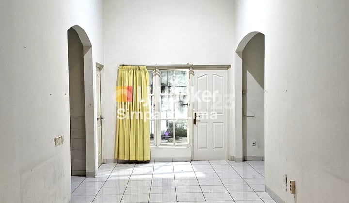 Rumah Bagus Mewah Tengah Kota Siap Huni Dijual di Taman Adenia Graha Padma 11.900 ire