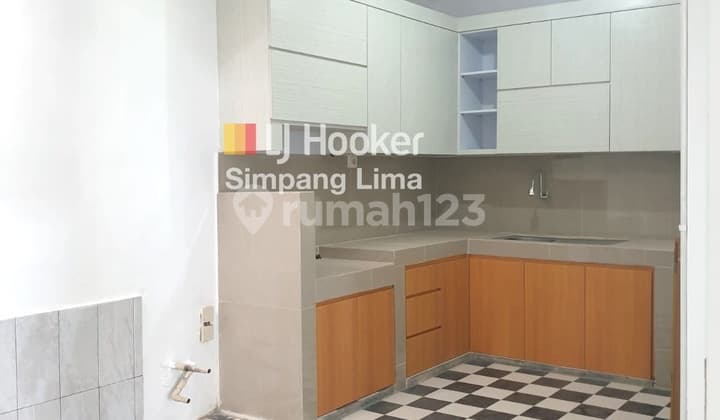 Rumah Bagus Mewah Tengah Kota Siap Huni Dijual di Taman Adenia Graha Padma 11.910 Aud