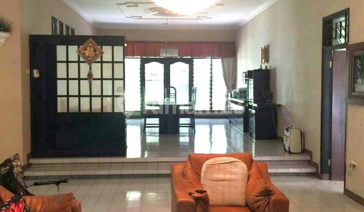 Rumah Tengah Kota Semarang Strategis Kawasan Elit Disewakan di Jalan Merapi, Gajahmungkur Semarang Selatan 12.204 AUD