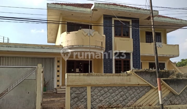 Disewakan Rumah Luas di Jalan Kiblat Candisari Semarang-Siap Pakai Cocok untuk Kantor Resto Gudang Maupun Usah Lain Nya