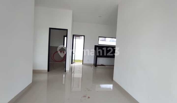 Rumah Cantik Minimalis Modern di Lingkungan Sejuk BSB Mijen (10.176-LIS)