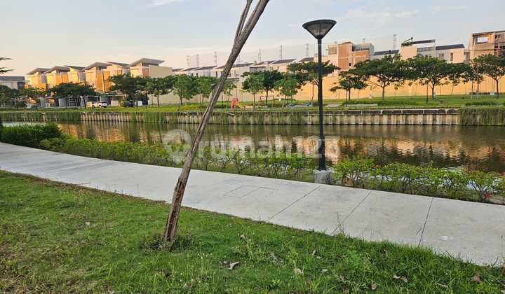 Golf Island Harmony Plot, Backing onto a Lake, Size 12x18, Excellent.