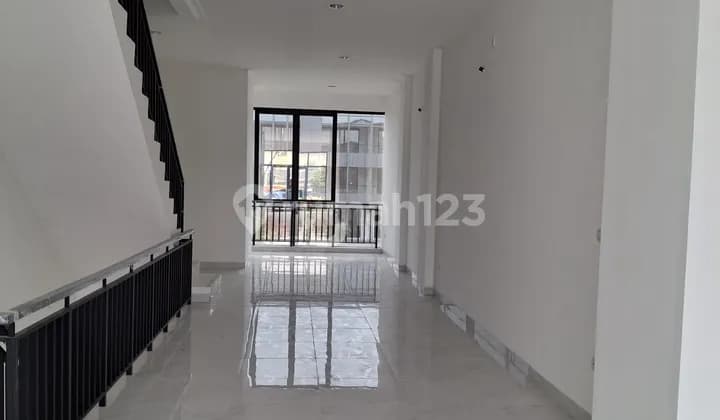 Disewakan Ruko Gandeng Ruko Batavia Ebony Golf Island
