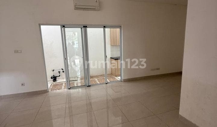 Rumah The Riviera Lt 8x12m2 Jakarta Barat