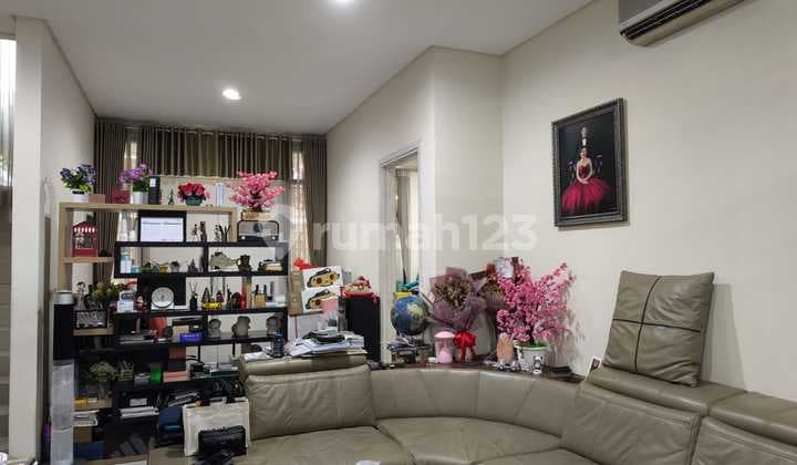 Beautiful House Green Lake City Latin America 8x18m2 Land West Jakarta