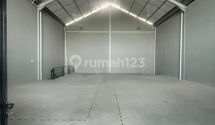 Good Warehouse, Container Access, Has Office, 510 M2 Building Area, West Jakarta