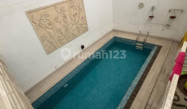 Dijual Cepatt .. Rumah Katamaran Pik1 , Ada Swimming Pool , Siap Huni