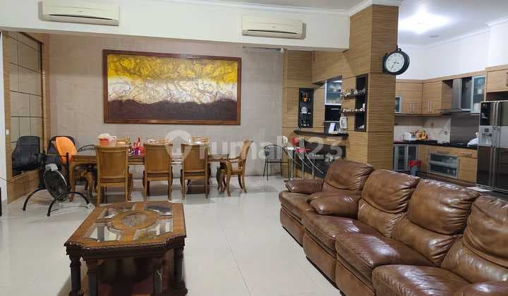 Cheap .. Quick Sale Florence House Pik 1 , Fully Renovated 3.5 Story Building , Well-Furnished